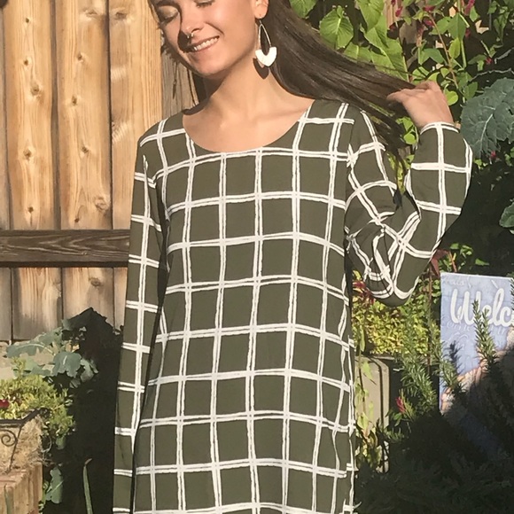 SOLD! Olive Green Sheath Mini - Picture 2 of 7